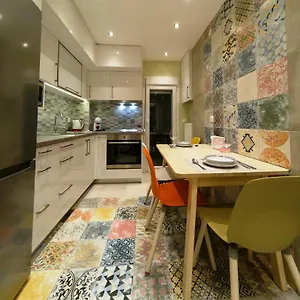Apartment Aristotelis Cozy And Playful At Forum, Thessaloniki